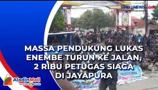 Massa Pendukung Lukas...