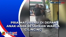 Pria Maturbasi di Depan...