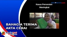 Heboh! Wanita Muda Bahagia...