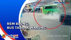 Hilang Kendali Bus Tabrak...