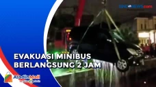 Minibus Terjun ke Parit...