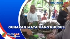 Unik, Beli Jajanan Tradisional...
