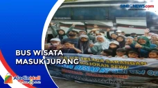 Bus Wisata Jatuh ke...