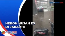 Warga Rekam Hujan Es...