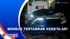 Minibus Tertabrak Kereta...