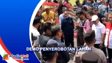 Ratusan Warga Tanah...
