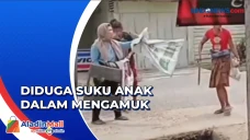 Sejumlah Orang yang...