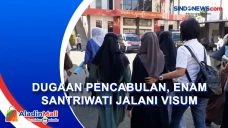 Enam Santriwati Jalani...