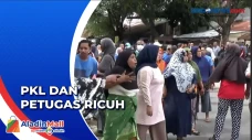 Tolak Pembongkaran Lapak,...
