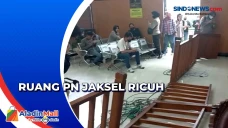 Ricuh Usai Vonis 1,5...