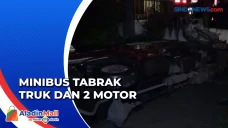 Minibus Rombongan Wisatawan...