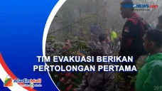 Tim Evakuasi Berikan...