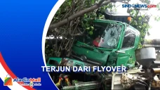 Akibat Ban Selip, Truk...