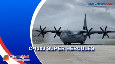 Pesawat C-130J Super...