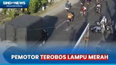 Terobos Lampu Merah,...