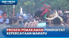 Melihat Prosesi Pemakaman...