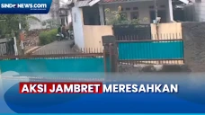 Siswi SMP di Pondok...