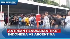 Melihat Suasana Antrean...