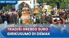 Ratusan Warga Berebut...