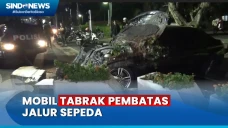 Sedan Mewah Tabrak Beton...