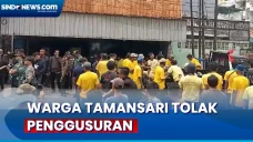 Ratusan Warga Tolak...