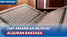 Mushaf Alquran Raksasa...