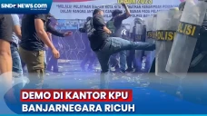Polisi Tembakkan Gas...