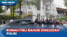 Polisi Geledah Rumah...