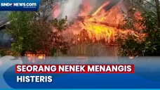 Seorang Nenek Menangis...