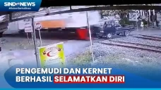 Ngeri! Pikap Mogok di...