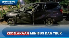 Ringsek Parah! Minibus...