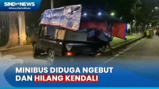 Jualan Dekat Istana,...