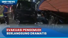 Mobil Tabrak dan Tersangkut...