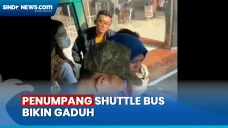 Penumpang Shuttle Bus...