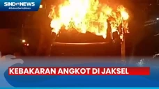 Sebuah Angkot Hangus...