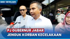 Jenguk Korban Kecelakaan...
