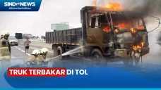 Truk Terbakar di Tol...