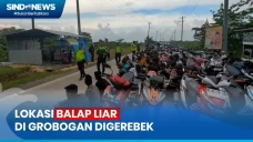 Pembalap Terjatuh dan...