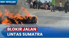 Massa Blokir Jalan Lintas...