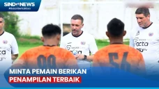 Tak Main di Kandang...