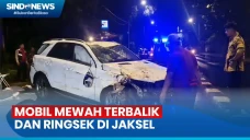 Asyik Bermain Ponsel,...