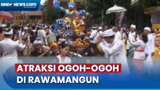 Melihat Meriahnya Atraksi...