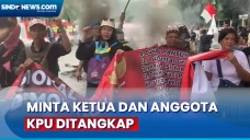 Massa Minta Ketua dan...