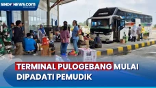Pemudik di Terminal...