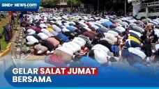 Momen Peserta Aksi Tolak...
