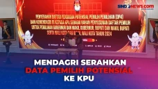 Mendagri Serahkan Data...