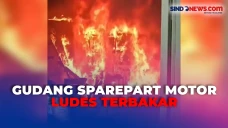 Kebakaran Melanda Gudang...
