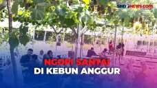 Menyeruput Kopi Sambil...