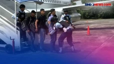 TNI AU Paksa Turun Pesawat...