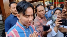 Gibran Bantah Isu Pemotongan...